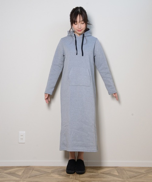 shopnikoniko（ショップニコニコ）の「裏起毛フードワンピース（ワンピース・レディース・ブラック/グレー/カーキ/チャコール・フリー）」の22枚目の写真