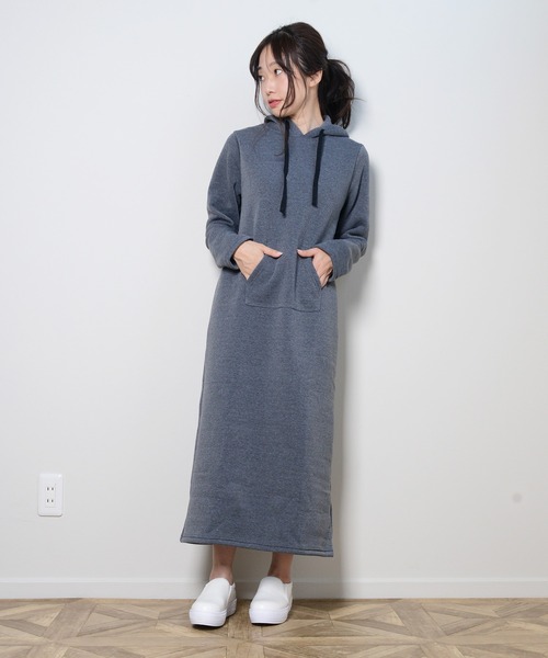 shopnikoniko（ショップニコニコ）の「裏起毛フードワンピース（ワンピース・レディース・ブラック/グレー/カーキ/チャコール・フリー）」の14枚目の写真