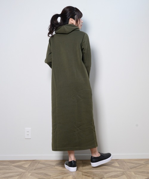 shopnikoniko（ショップニコニコ）の「裏起毛フードワンピース（ワンピース・レディース・ブラック/グレー/カーキ/チャコール・フリー）」の18枚目の写真