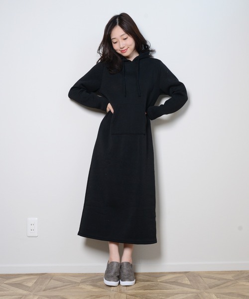 shopnikoniko（ショップニコニコ）の「裏起毛フードワンピース（ワンピース・レディース・ブラック/グレー/カーキ/チャコール・フリー）」の15枚目の写真