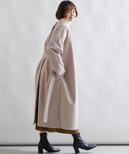 STYLEBLOCK（スタイルブロック）の「バックボタンスリットノーカラーコート（チェスターコート・レディース・グレイッシュベージュ/チャコールグレー/モカ/ホワイト系その他・M）」の4枚目の写真