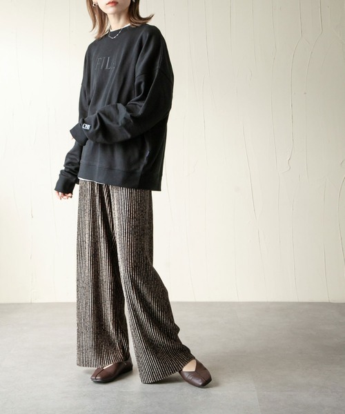 Chillfar（チルファー）の「【FILA】【Chillfar 別注】デザインロゴ刺繍ビッグスウェット（スウェット・レディース・ホワイト/ブラック/グレー/ブルー/ベージュ・FREE）」の11枚目の写真