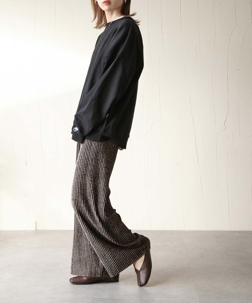 Chillfar（チルファー）の「【FILA】【Chillfar 別注】デザインロゴ刺繍ビッグスウェット（スウェット・レディース・ホワイト/ブラック/グレー/ブルー/ベージュ・FREE）」の15枚目の写真