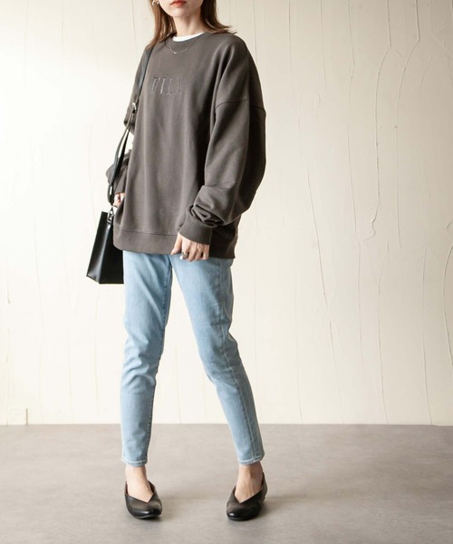 Chillfar（チルファー）の「【FILA】【Chillfar 別注】デザインロゴ刺繍ビッグスウェット（スウェット・レディース・ホワイト/ブラック/グレー/ブルー/ベージュ・FREE）」の20枚目の写真
