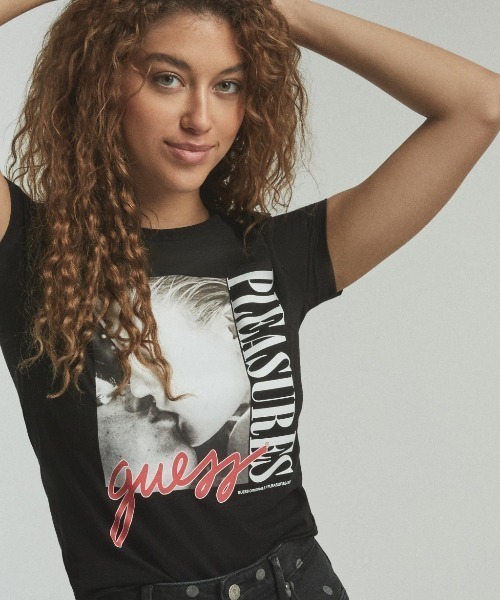 Guess(ゲス)の「GUESS Originals x PLEASURES Kiss Baby Tee(Tシャツ/カットソー・レディース・ホワイト/ブラック/レッド・MEDIUM/X-SMALL/SMALL)」の10枚目の写真