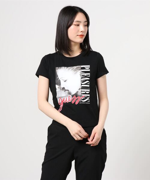 Guess(ゲス)の「GUESS Originals x PLEASURES Kiss Baby Tee(Tシャツ/カットソー・レディース・ホワイト/ブラック/レッド・MEDIUM/X-SMALL/SMALL)」の19枚目の写真