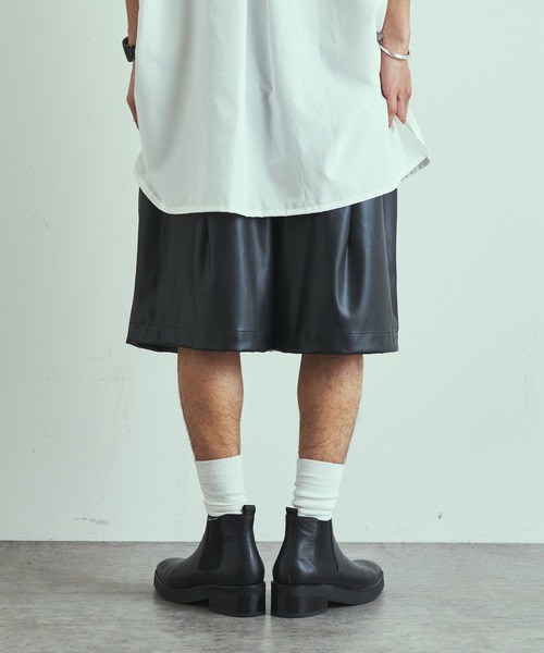 Lui's（ルイス）の「ウォッシャブルフェイクレザー ワイドショーツ（その他パンツ・メンズ・オフホワイト/ブラック・SMALL/MEDIUM）」の18枚目の写真