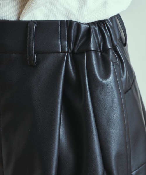 Lui's（ルイス）の「ウォッシャブルフェイクレザー ワイドショーツ（その他パンツ・メンズ・オフホワイト/ブラック・SMALL/MEDIUM）」の19枚目の写真