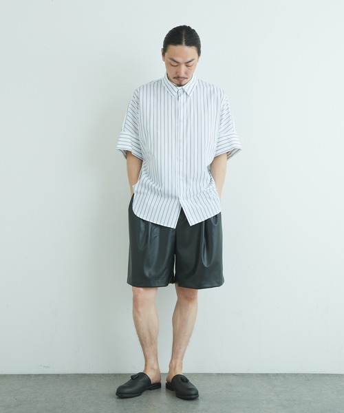 Lui's（ルイス）の「ウォッシャブルフェイクレザー ワイドショーツ（その他パンツ・メンズ・オフホワイト/ブラック・SMALL/MEDIUM）」の8枚目の写真