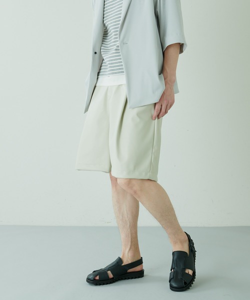 Lui's（ルイス）の「ウォッシャブルフェイクレザー ワイドショーツ（その他パンツ・メンズ・オフホワイト/ブラック・SMALL/MEDIUM）」の5枚目の写真