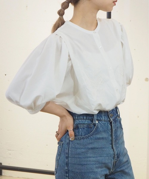 tiptop（ティップトップ）の「2021SS 前身刺繍ボリュームショルダーブラウス（シャツ/ブラウス・レディース・ブラック/オフホワイト/スミクロ・FREE）」の14枚目の写真