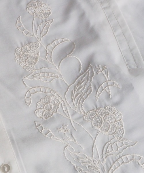 tiptop（ティップトップ）の「2021SS 前身刺繍ボリュームショルダーブラウス（シャツ/ブラウス・レディース・ブラック/オフホワイト/スミクロ・FREE）」の16枚目の写真