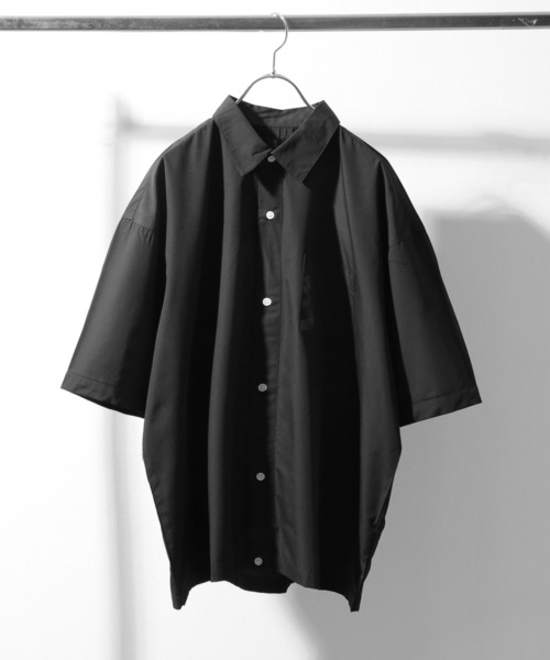 ZIP FIVE(ジップファイブ)の「【ZIP FIVE】高密度T/Cブロードビックシルエット半端袖シャツ(シャツ/ブラウス・メンズ・ベージュ/ブルー/ブラック系/ネイビー系/ブラック/オリーブ/ダークネイビー/ブラック系3/パープル/チャコールグレー×ブラック/ブラック系1/オフホワイト/チャコール/ブラック系2・LARGE/MEDIUM)」の3枚目の写真