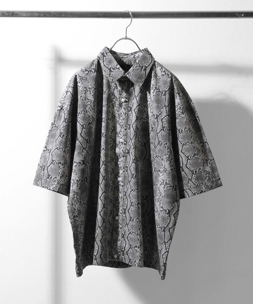 ZIP FIVE(ジップファイブ)の「【ZIP FIVE】高密度T/Cブロードビックシルエット半端袖シャツ(シャツ/ブラウス・メンズ・ベージュ/ブルー/ブラック系/ネイビー系/ブラック/オリーブ/ダークネイビー/ブラック系3/パープル/チャコールグレー×ブラック/ブラック系1/オフホワイト/チャコール/ブラック系2・LARGE/MEDIUM)」の20枚目の写真