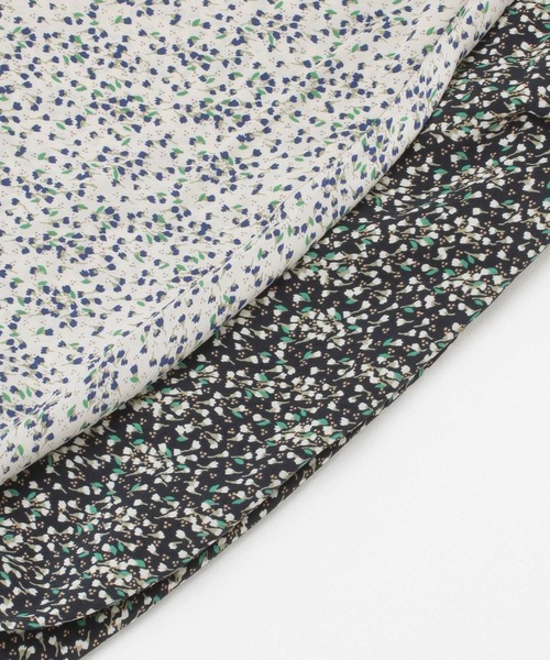 ITEMS URBANRESEARCH（アイテムズ アーバンリサーチ）の「フラワープリントVネックブラウス（シャツ/ブラウス・レディース・ネイビー/アイボリー・FREE）」の10枚目の写真