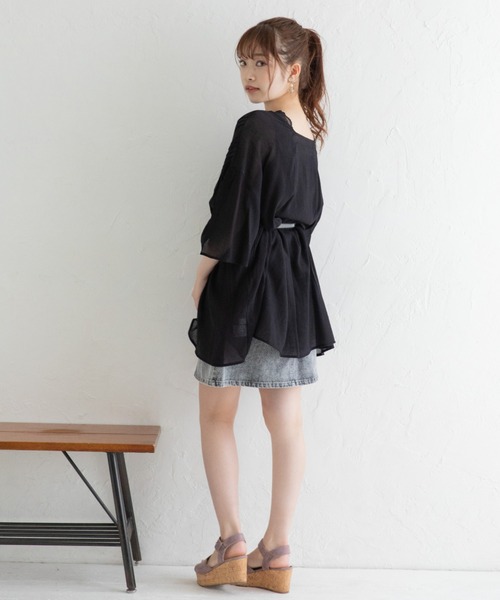 Mysa&Liina（ミーサリーナ）の「レースタックフレアチュニック（シャツ/ブラウス・レディース・ブラック/オフホワイト/サックスブルー・M）」の14枚目の写真