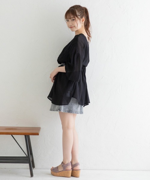 Mysa&Liina（ミーサリーナ）の「レースタックフレアチュニック（シャツ/ブラウス・レディース・ブラック/オフホワイト/サックスブルー・M）」の22枚目の写真