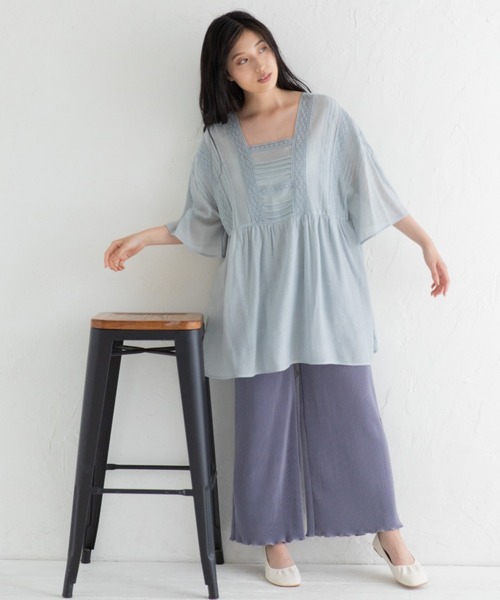 Mysa&Liina（ミーサリーナ）の「レースタックフレアチュニック（シャツ/ブラウス・レディース・ブラック/オフホワイト/サックスブルー・M）」の5枚目の写真