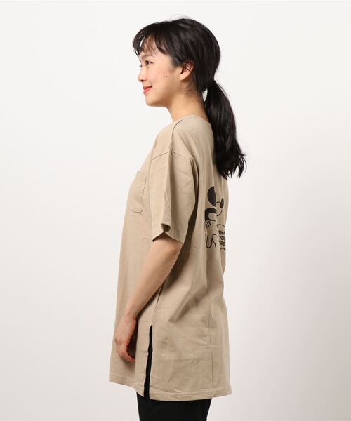 Samansa Mos2（サマンサ モスモス）の「【Disney】ミッキー／バックプリントTシャツ（Tシャツ/カットソー・レディース・ベージュ/レッド/オフホワイト/チャコール・ﾌﾘ-）」の6枚目の写真
