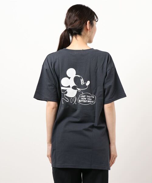 Samansa Mos2（サマンサ モスモス）の「【Disney】ミッキー／バックプリントTシャツ（Tシャツ/カットソー・レディース・ベージュ/レッド/オフホワイト/チャコール・ﾌﾘ-）」の5枚目の写真