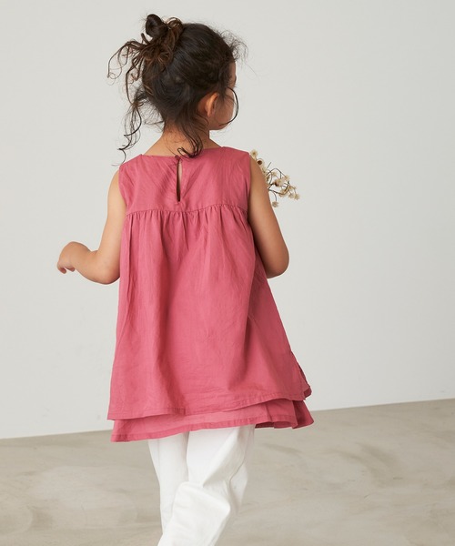 &yam(アンドヤム)の「コットンボイルバックデザインノースリーブブラウス(シャツ/ブラウス・キッズ・ピンク/グリーン/ブラウン・150-160cm/140-150cm/120-130cm/130-140cm/110-120cm)」の16枚目の写真