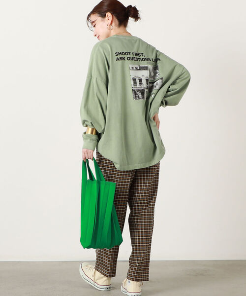 NOLLEY’S（ノーリーズ）の「【GOOD ROCK SPEED/グッドロックスピード】PHOTO BIG ロングスリーブTシャツ（Tシャツ/カットソー・レディース・ベージュ/オフホワイト/オリーブ・FREE）」の17枚目の写真