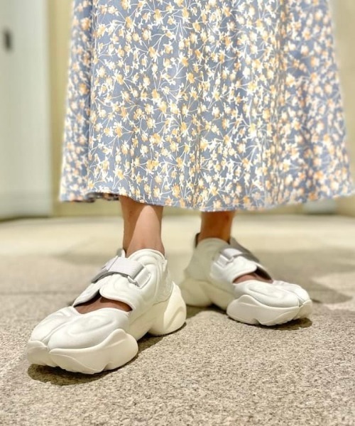 NIKE（ナイキ）の「NIKE / ウィメンズ アクア リフト①（スニーカー・レディース・ホワイト/ブラック・25/24.5/23.5/24/23）」の19枚目の写真