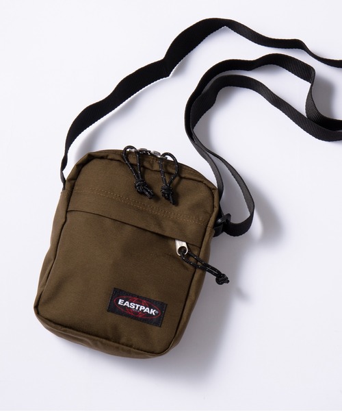 EASTPAK（イーストパック ）の「【EASTPAK】THE ONE　ベーシックミニショルダー　14612400（ショルダーバッグ・メンズ・ブラック/ワイン/ブラック系その他2/レッド/ネイビー/ダークグリーン/ブルー/グレー/カーキ/マルチ/グリーン・FREE）」の6枚目の写真