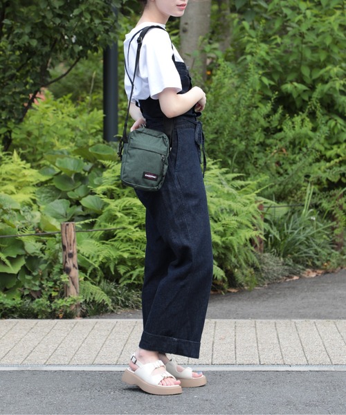 EASTPAK（イーストパック ）の「【EASTPAK】THE ONE　ベーシックミニショルダー　14612400（ショルダーバッグ・メンズ・ブラック/ワイン/ブラック系その他2/レッド/ネイビー/ダークグリーン/ブルー/グレー/カーキ/マルチ/グリーン・FREE）」の21枚目の写真