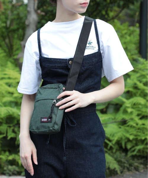 EASTPAK（イーストパック ）の「【EASTPAK】THE ONE　ベーシックミニショルダー　14612400（ショルダーバッグ・メンズ・ブラック/ワイン/ブラック系その他2/レッド/ネイビー/ダークグリーン/ブルー/グレー/カーキ/マルチ/グリーン・FREE）」の19枚目の写真