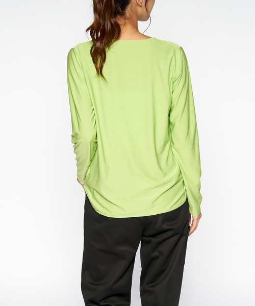 BENETTON (UNITED COLORS OF BENETTON)（ベネトンユナイテッドカラーズオブベネトン）の「【BENETTON / ベネトン】レディース UVカット 吸水速乾 ストレッチロングTシャツ（Tシャツ/カットソー・レディース・ライトグリーン/ブラック/パープル/ライトブルー/ピンク/ホワイト・MEDIUM/X-LARGE/SMALL/XXX-LARGE/LARGE/XX-LARGE）」の12枚目の写真