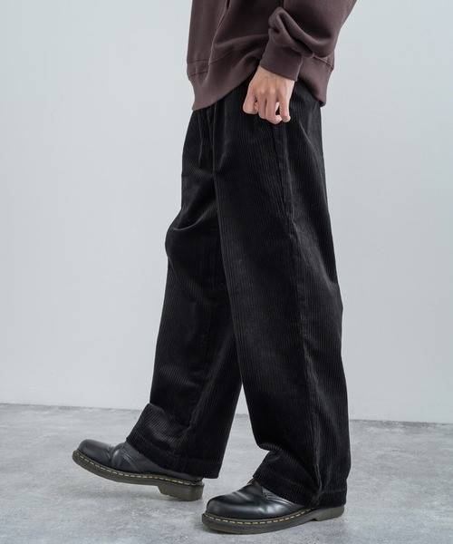 Rocky Monroe（ロッキーモンロー）の「太ピッチコーデュロイ ワイドテーパードワークパンツ（その他パンツ・メンズ・ブラック/ダークグリーン/ダークブラウン/サックスブルー/アイボリー・S/M/L）」の4枚目の写真