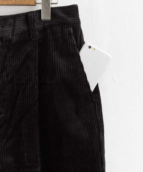 Rocky Monroe（ロッキーモンロー）の「太ピッチコーデュロイ ワイドテーパードワークパンツ（その他パンツ・メンズ・ブラック/ダークグリーン/ダークブラウン/サックスブルー/アイボリー・S/M/L）」の8枚目の写真