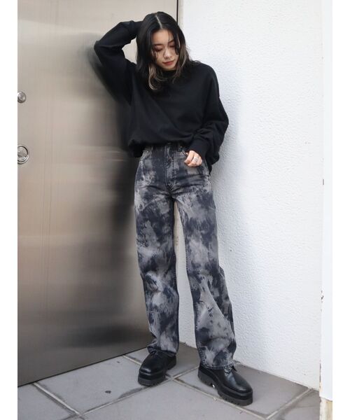 EVRIS（エヴリス）の「ブリーチストレートパンツ（デニムパンツ・レディース・ベージュ/ブラック・SMALL/MEDIUM）」の3枚目の写真