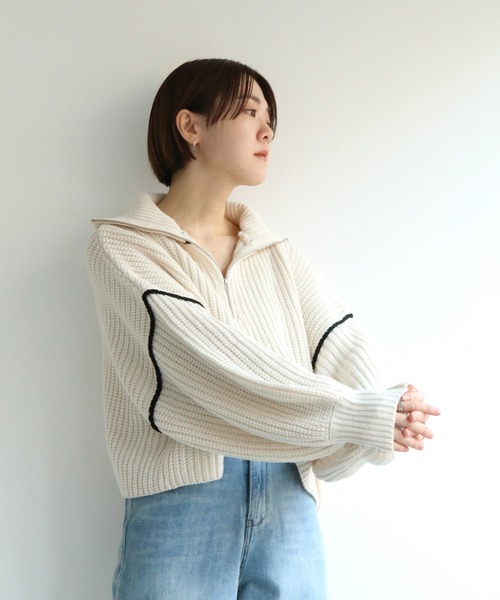notch.(ノッチ)の「ライン入りハーフZIPショートニット(ニット/セーター・レディース・グレー/ブラック/オフホワイト・M)」の4枚目の写真