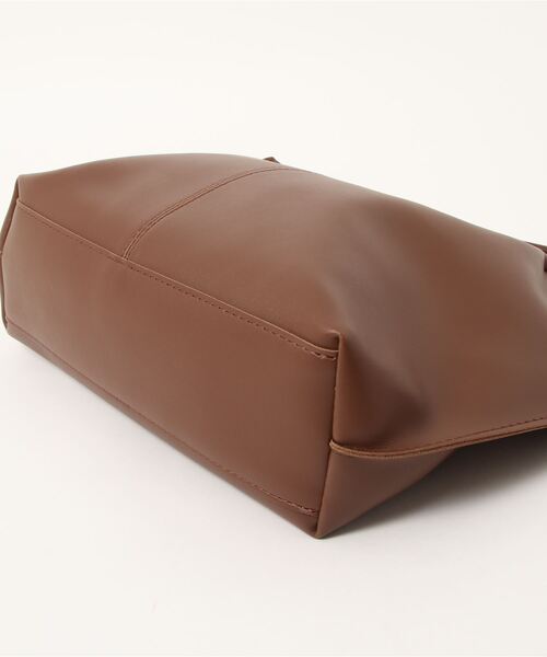 Dita（ディータ）の「ストラップソフトトートバッグ（ポーチ付き）A4（トートバッグ・レディース・ブラウン/ブラック/キャメル/ナチュラル・FREE）」の11枚目の写真