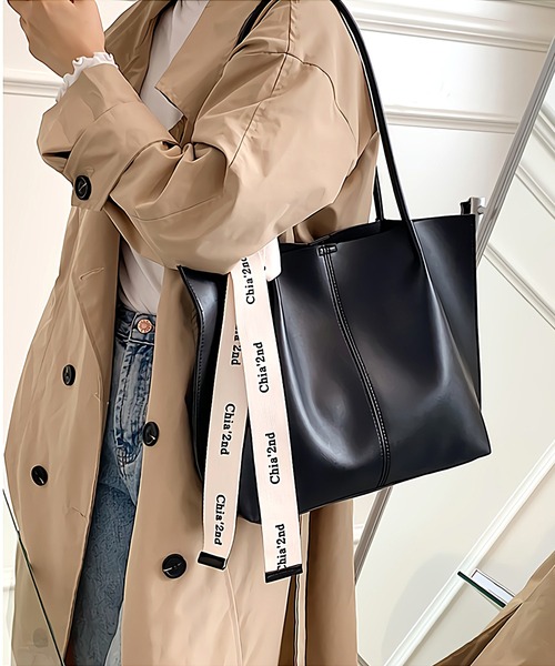 Dita（ディータ）の「ストラップソフトトートバッグ（ポーチ付き）A4（トートバッグ・レディース・ブラウン/ブラック/キャメル/ナチュラル・FREE）」の5枚目の写真