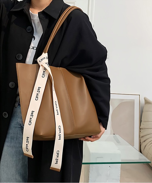 Dita（ディータ）の「ストラップソフトトートバッグ（ポーチ付き）A4（トートバッグ・レディース・ブラウン/ブラック/キャメル/ナチュラル・FREE）」の21枚目の写真