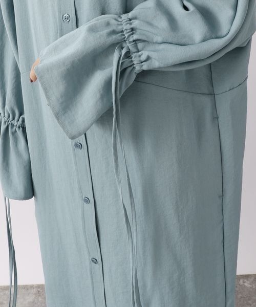 LOWRYS FARM（ローリーズファーム）の「オックスソデフリルシャツワンピース　262582（ワンピース・レディース・チャコールグレー/ベージュ/ブルー・FREE）」の13枚目の写真