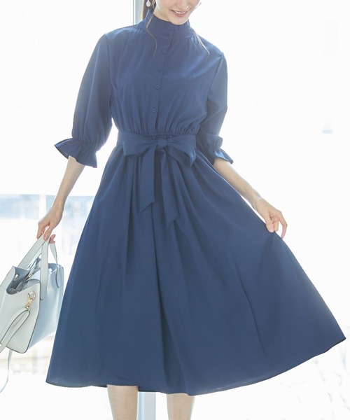 tocco closet(トッコ クローゼット)の「ウエストりぼん付きプチフリルネックキャンディースリーブシャツワンピース(ワンピース・レディース・ベージュ/ネイビー・M)」の7枚目の写真