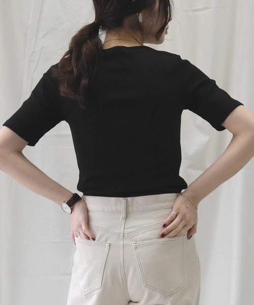 HONEYSUCKLE ROSE(ハニーサックルローズ)の「【HONEYSUCKLE ROSE】リブクルーネックTシャツ(Tシャツ/カットソー・レディース・ブラウン/ブラック/オフホワイト・S/L/M)」の12枚目の写真