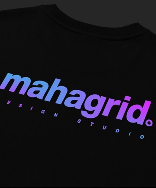 MAHAGRID(マハグリッド)の「【mahagrid】RAINBOW REFLECTIVE LOGO TEE / マハグリッド レインボー リフレクティブ ロゴ Tシャツ(Tシャツ/カットソー・メンズ・ホワイト/チャコールグレー/ブラック・SMALL/MEDIUM/LARGE/X-LARGE)」の18枚目の写真