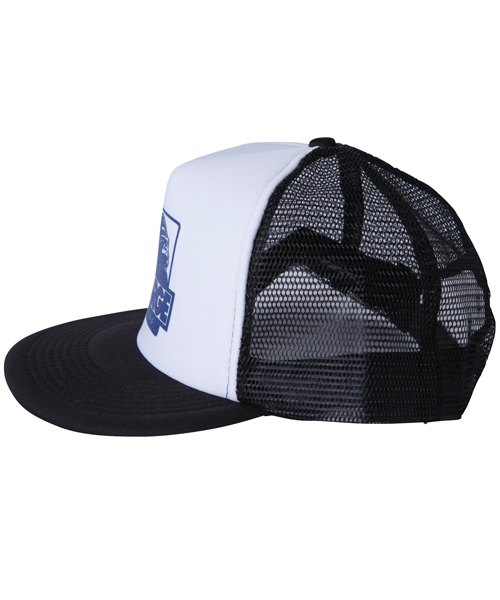 XLARGE（エクストララージ）の「OG MESH TRUCKER CAP（キャップ・メンズ・ホワイト/ブラック/ネイビー/レッド・ONE SIZE）」の5枚目の写真