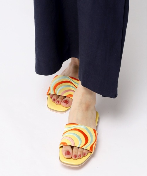 Casselini(キャセリーニ)の「【Casselini/キャセリーニ】シシュウサンダル(サンダル・レディース・ブラック/イエロー・SMALL/MEDIUM/LARGE)」の4枚目の写真