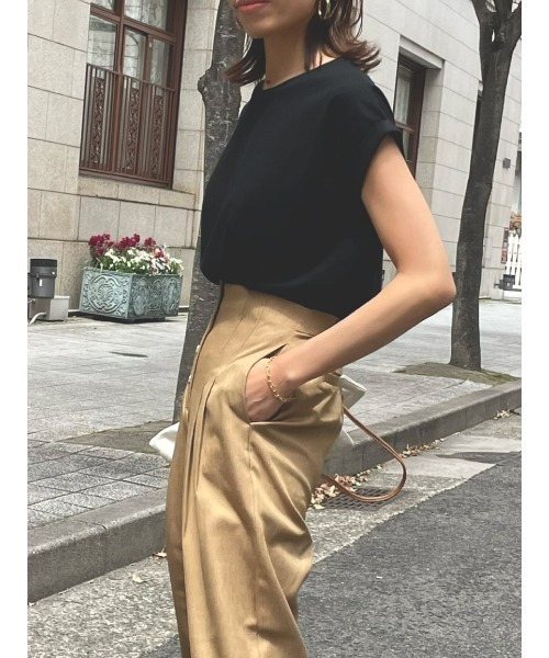 ulu（ウル）の「roundneck roll up Tshirt（Tシャツ/カットソー・レディース・ブラック・FREE）」の15枚目の写真