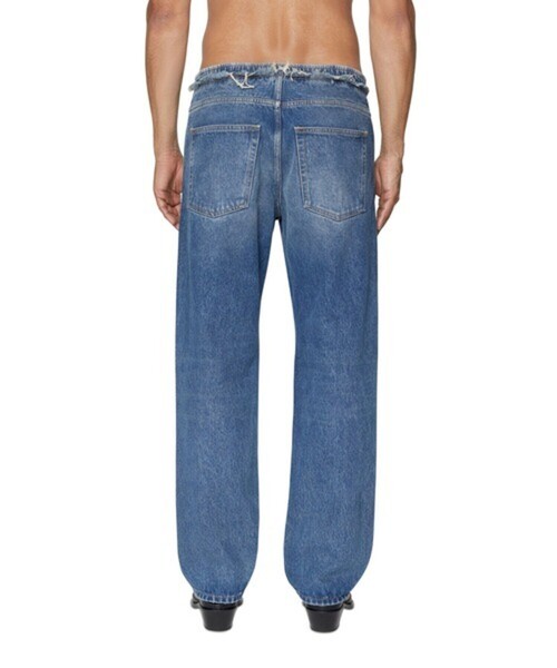 DIESEL（ディーゼル）の「メンズ 22FW デニムパンツ ルーズフィット ストレートレッグ（デニムパンツ・メンズ・インディゴブルー・32inch/36inch/34inch/26inch/30inch/28inch）」の3枚目の写真