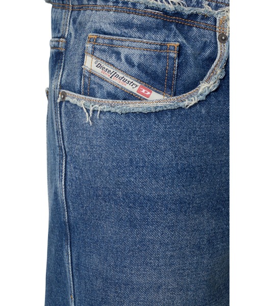 DIESEL（ディーゼル）の「メンズ 22FW デニムパンツ ルーズフィット ストレートレッグ（デニムパンツ・メンズ・インディゴブルー・32inch/36inch/34inch/26inch/30inch/28inch）」の6枚目の写真