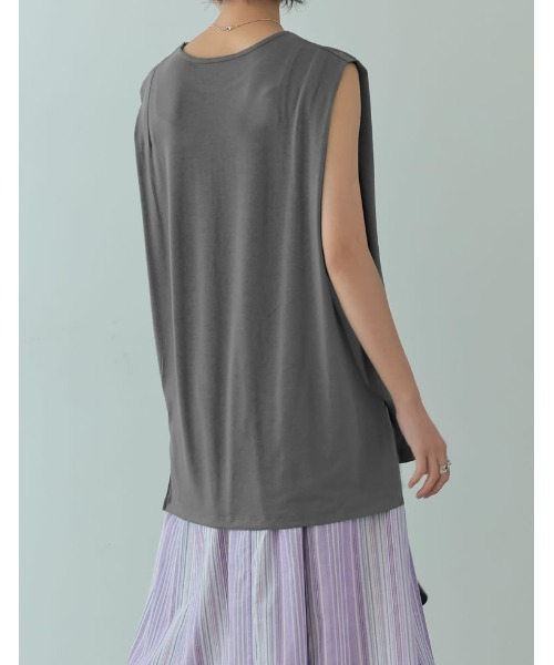 Re:EDIT（リエディ）の「接触冷感とろみショルダータックノースリーブシャツ（タンクトップ・レディース・ホワイト/オレンジ/グリーン/スミクロ/グレイッシュベージュ・MEDIUM/LARGE）」の18枚目の写真