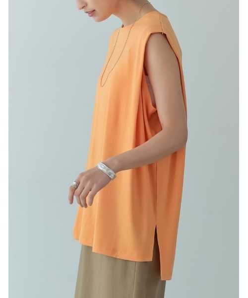 Re:EDIT（リエディ）の「接触冷感とろみショルダータックノースリーブシャツ（タンクトップ・レディース・ホワイト/オレンジ/グリーン/スミクロ/グレイッシュベージュ・MEDIUM/LARGE）」の22枚目の写真