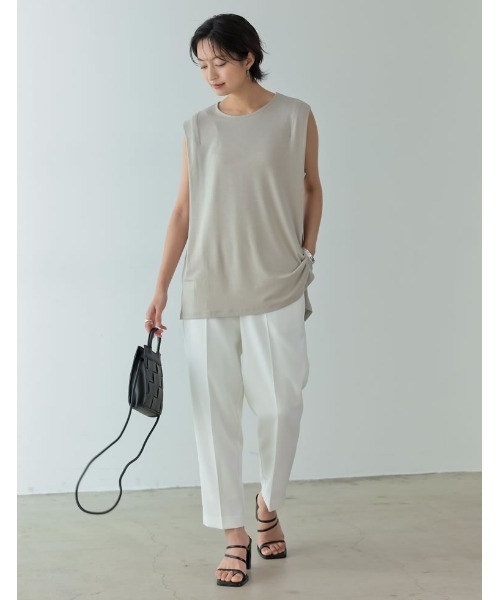 Re:EDIT（リエディ）の「接触冷感とろみショルダータックノースリーブシャツ（タンクトップ・レディース・ホワイト/オレンジ/グリーン/スミクロ/グレイッシュベージュ・MEDIUM/LARGE）」の14枚目の写真